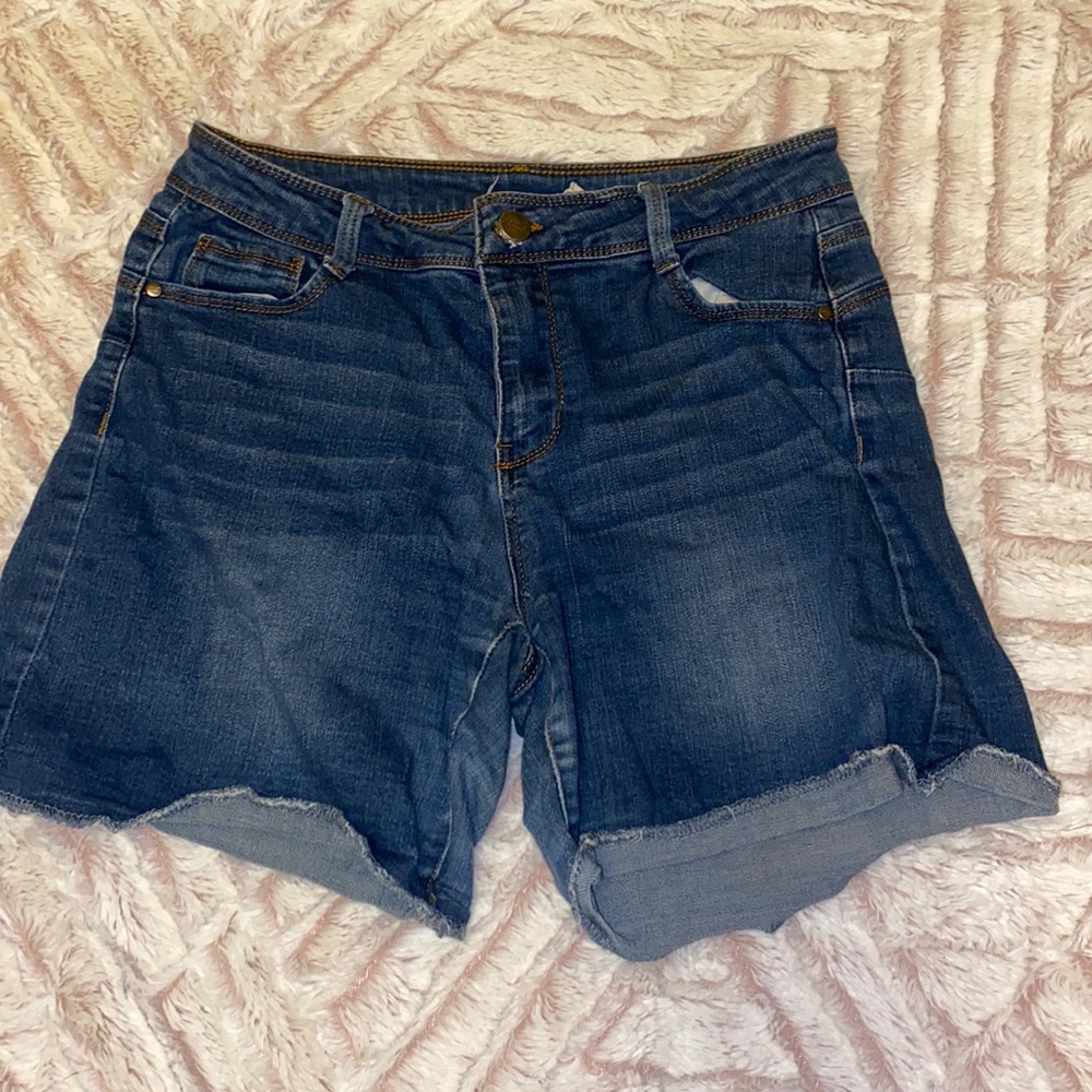 High wasted shorts